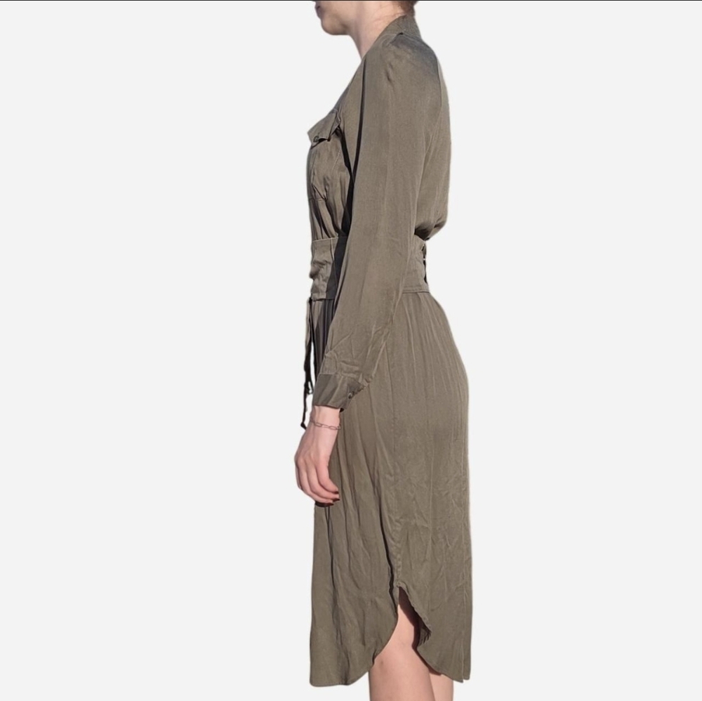 BCBG button down - Picture 3 of 4